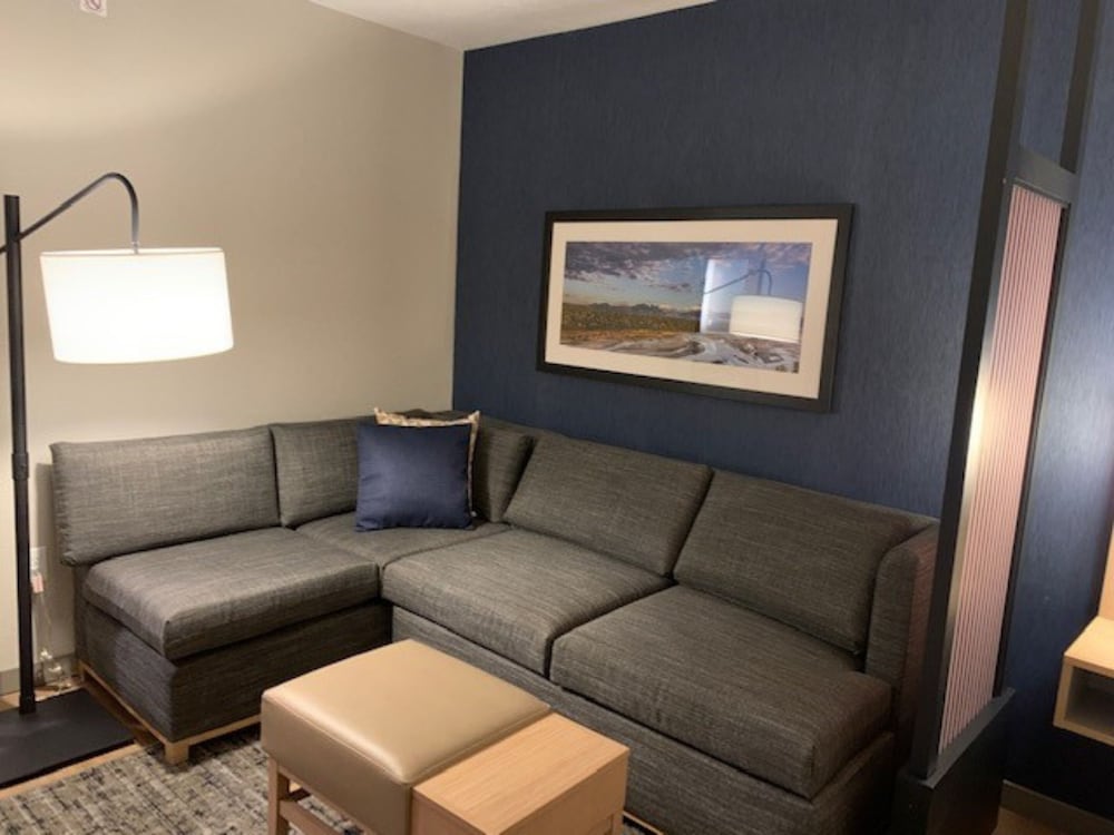 Hyatt Place Fairbanks 27/55