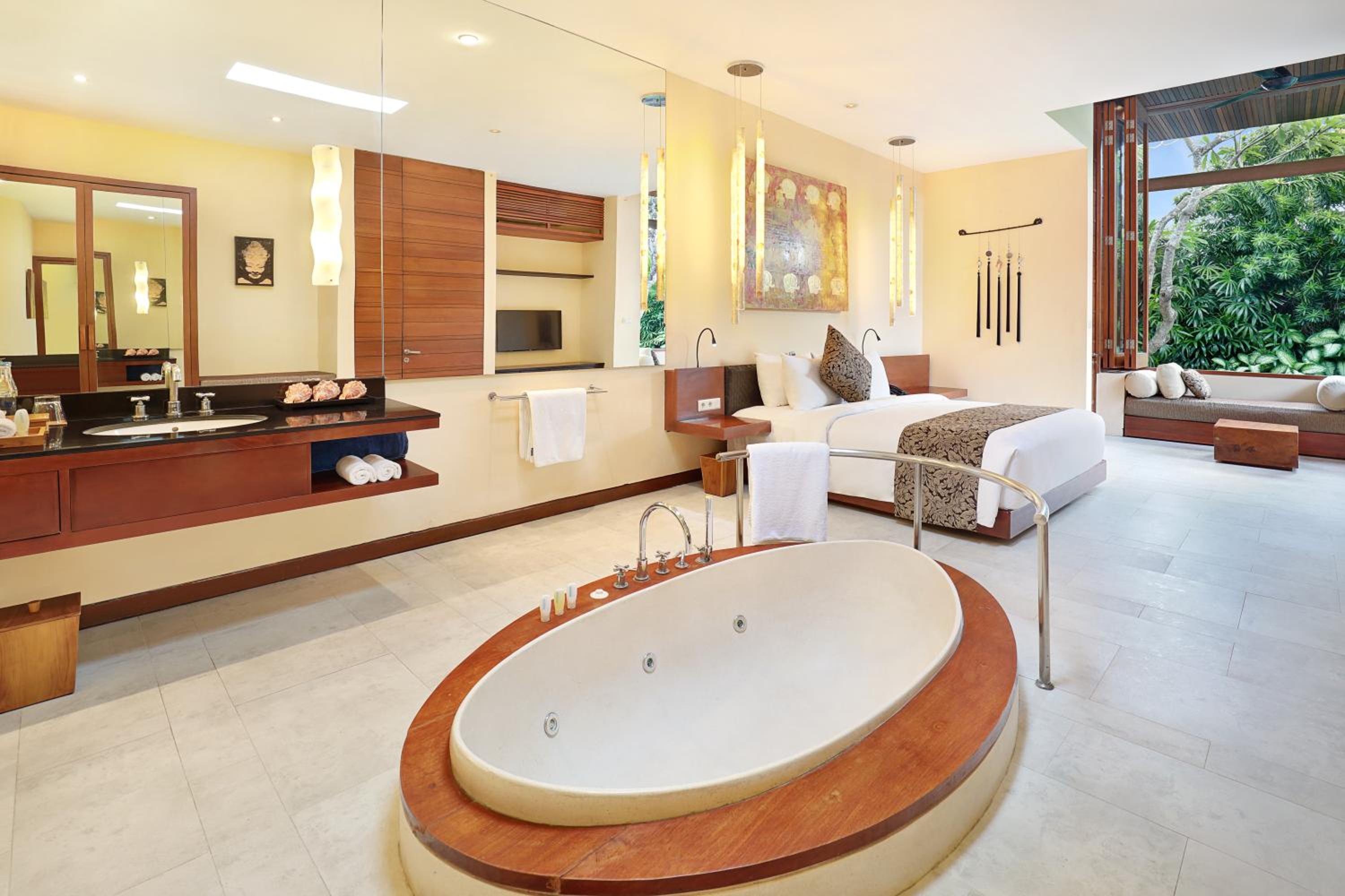 2 Bedrooms, Pool, Villa