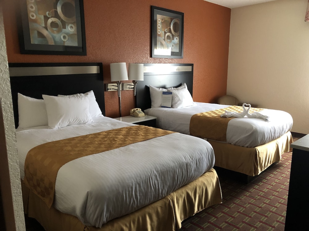 Baymont By Wyndham Cincinnati 10/39