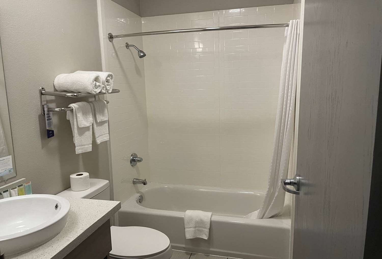 Microtel Inn and Suites by Wyndham Bossier City 35/46