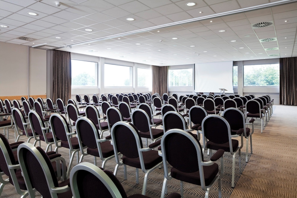 HOLIDAY INN MAIDENHEAD-WINDSOR 37/50