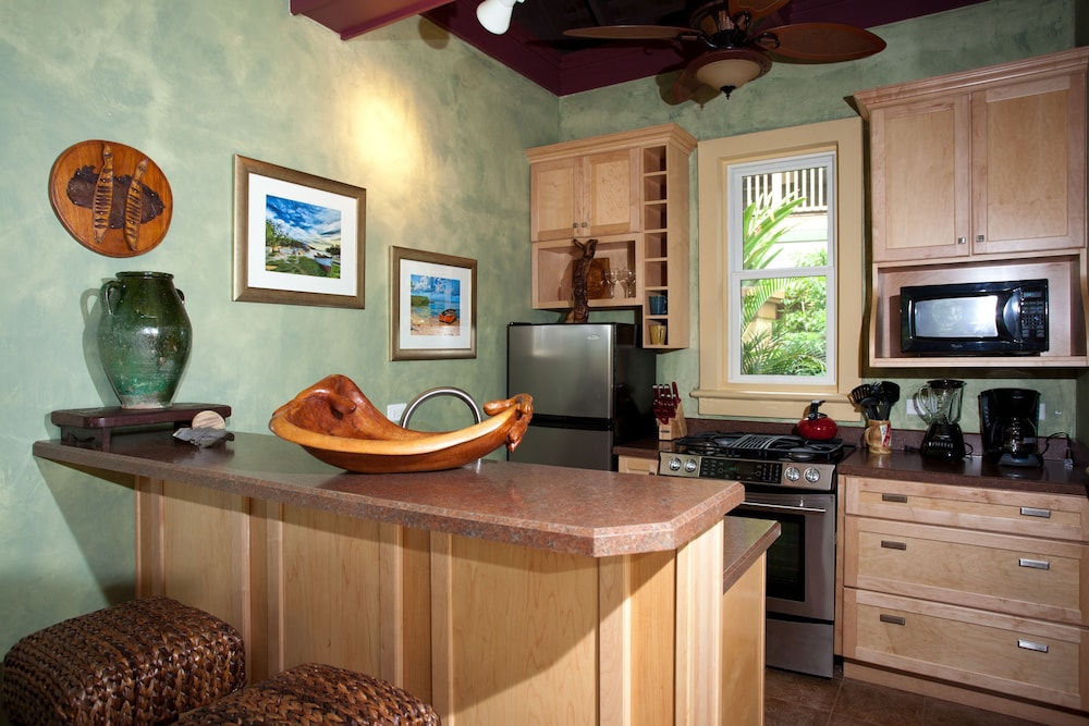 Hermosa Cove Villa Resort and Suites 32/39