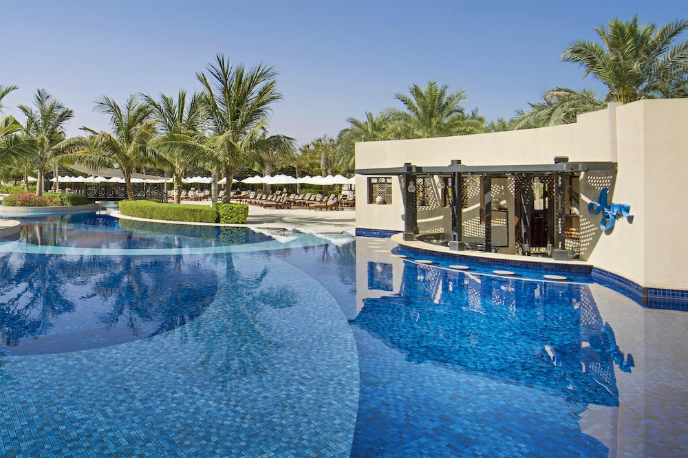 swimming pool spa