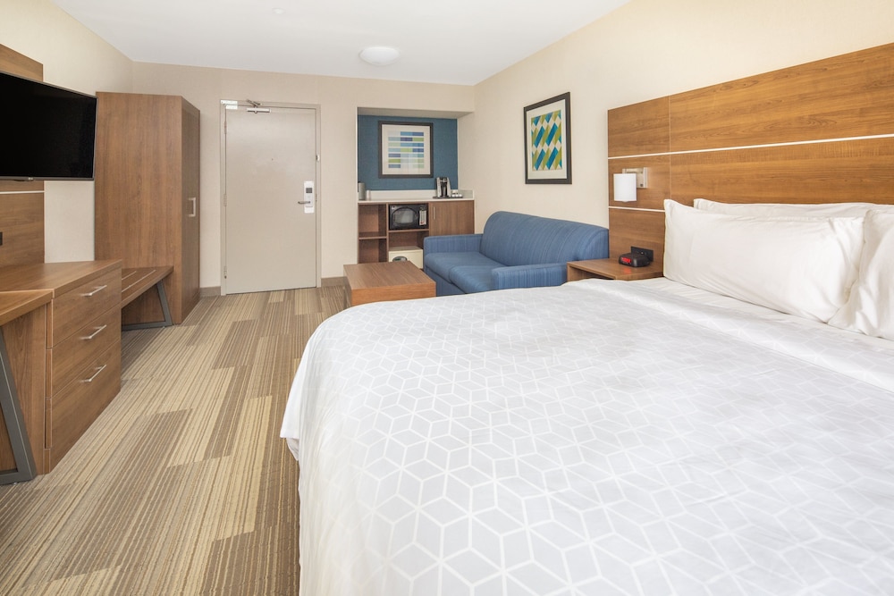 SUITE, KING BED