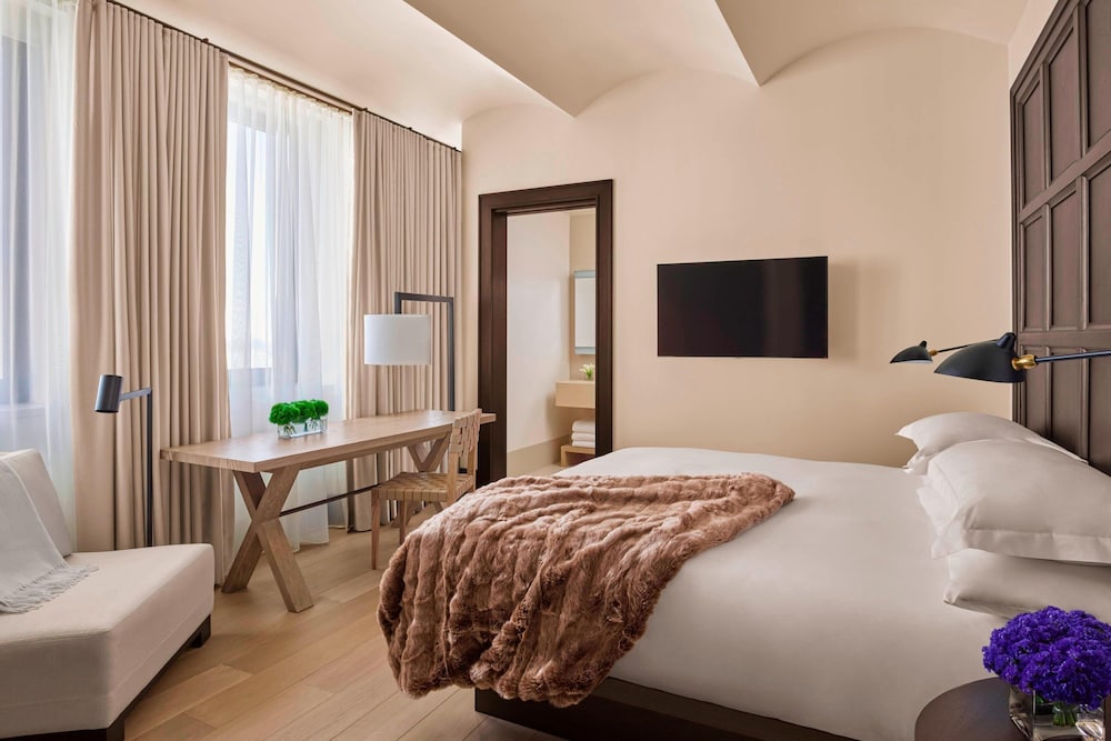 Room, King Bed