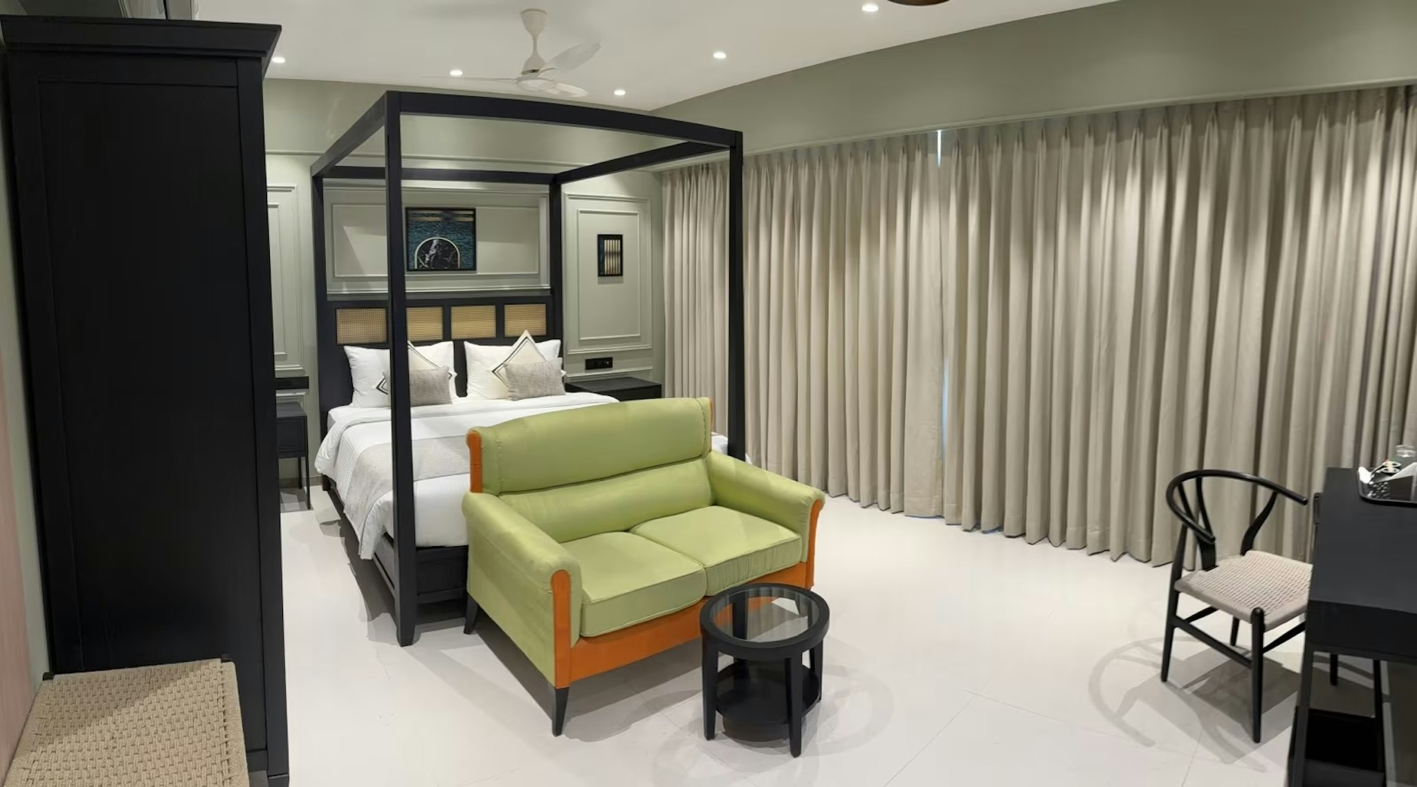 Hotel Mumbai House Malad 8/11