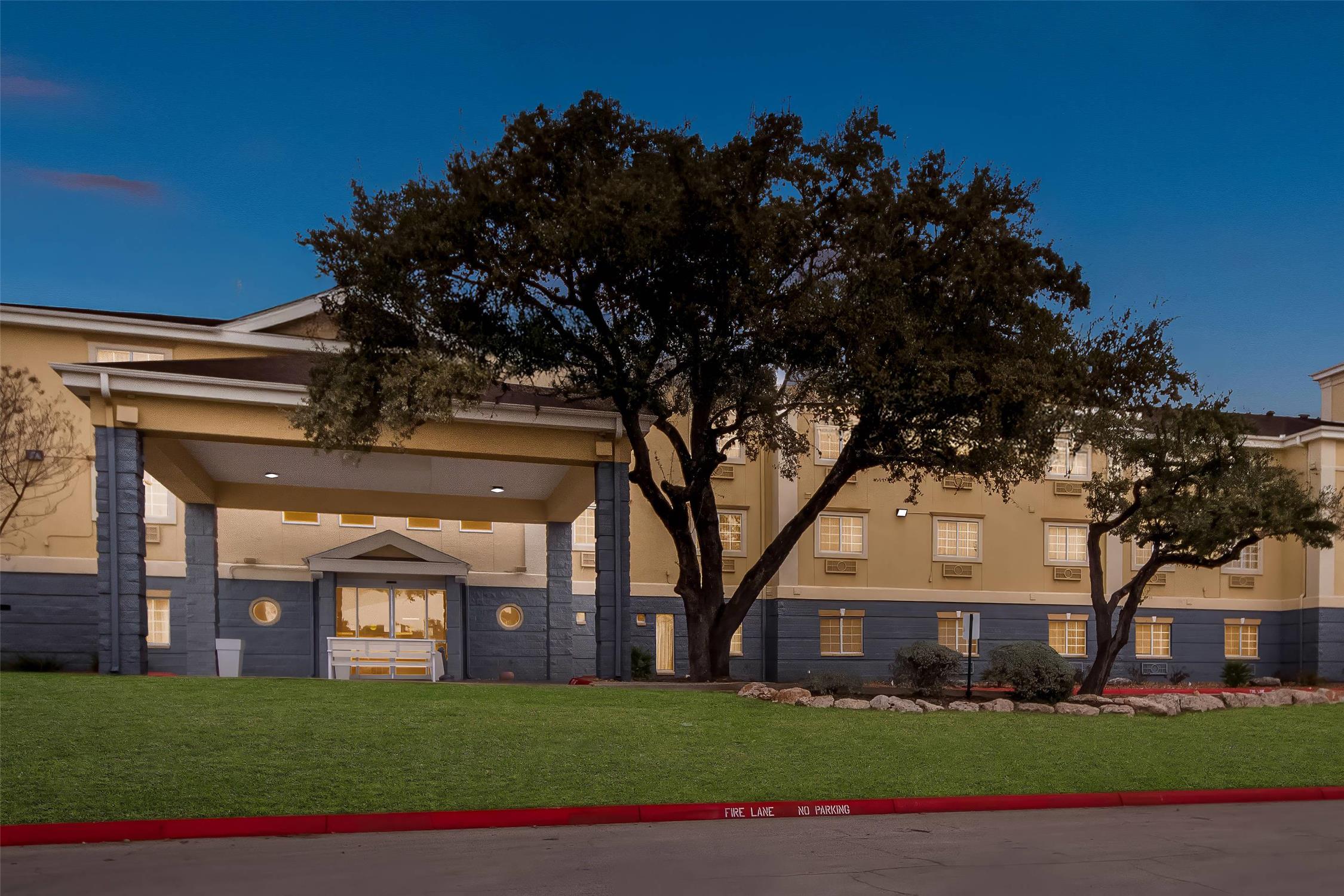 Quality Inn & Suites San Antonio Airport - Stone Oak 35/37