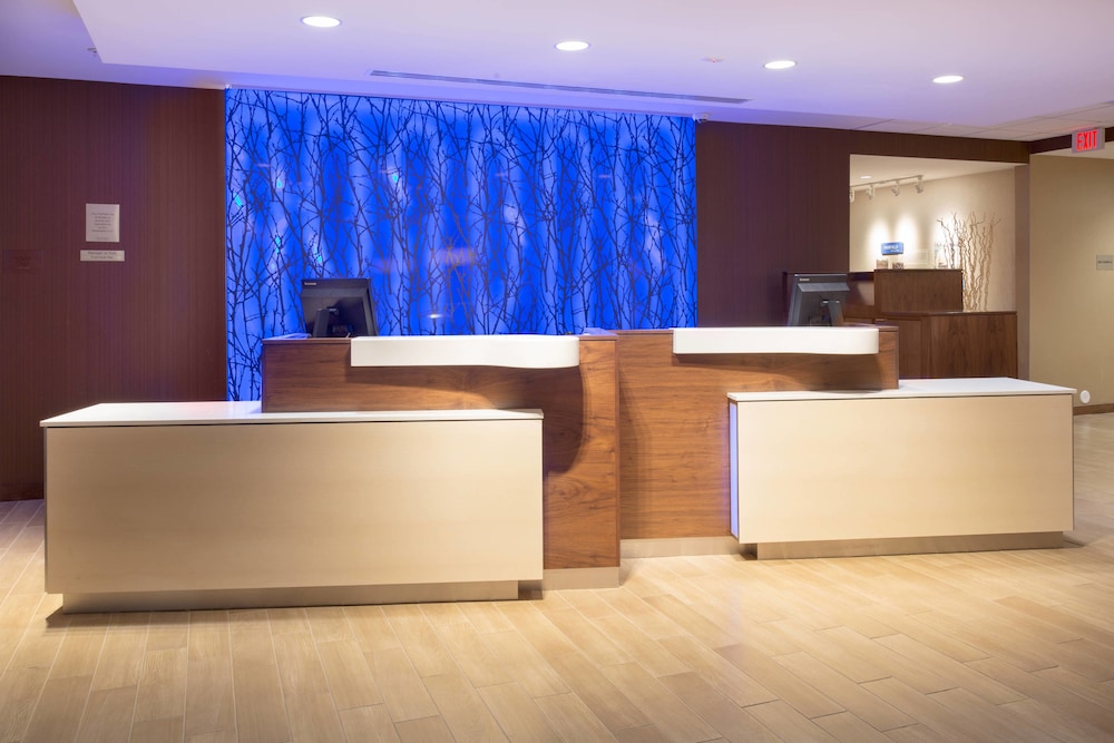 Fairfield Inn Suites Burlington 8/44