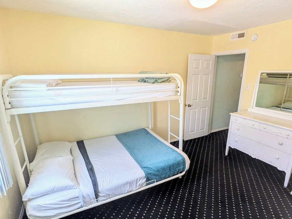 Quebec Motel 34/60