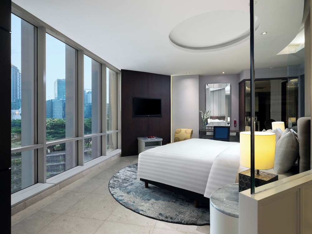 Room at The Grove Suites by Grand Aston, JAKARTA