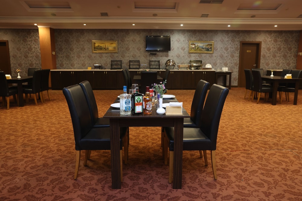 NEW BAKU HOTEL 45/50