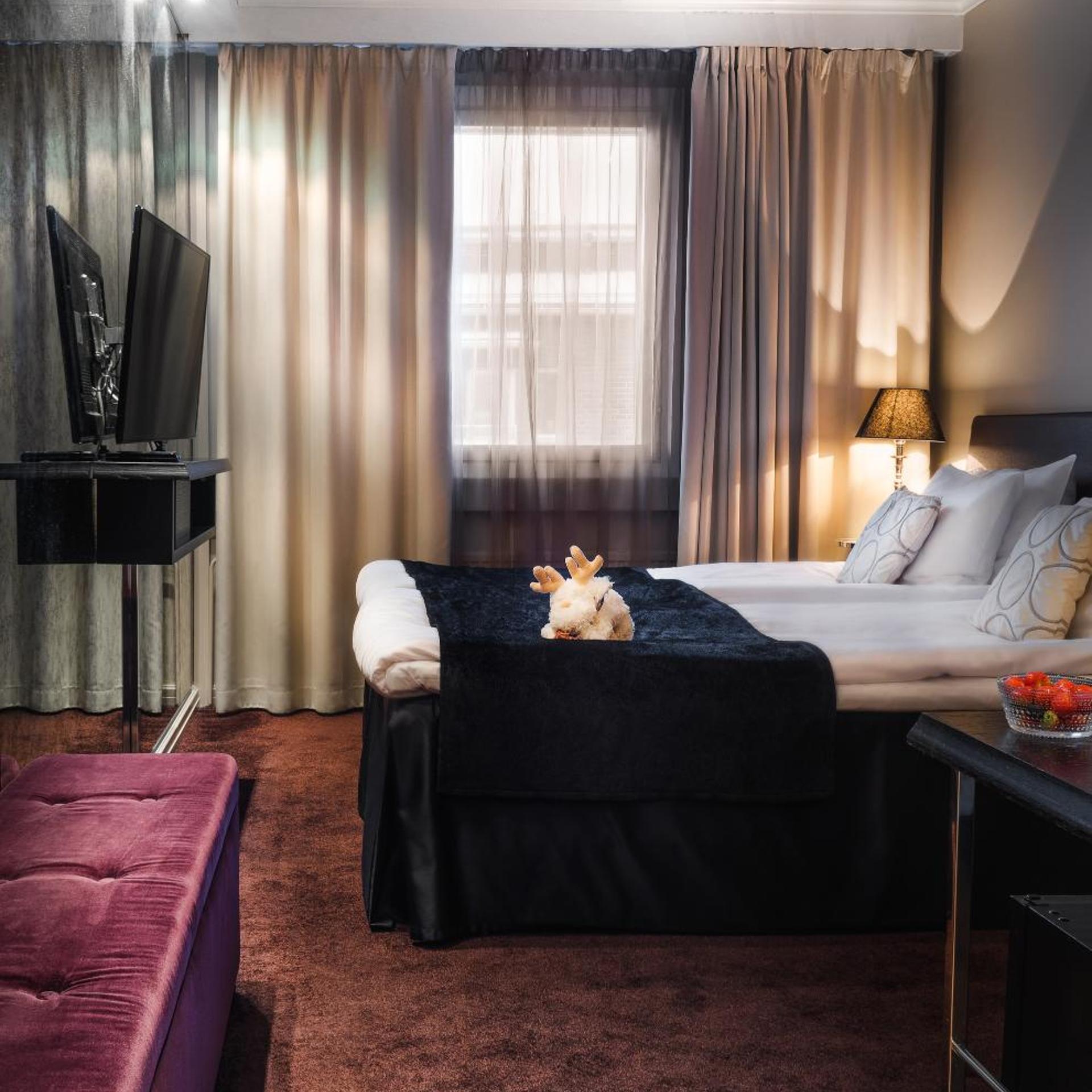 Room, Twin Beds