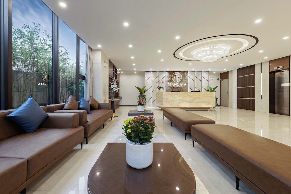 Mangata Beachfront Hotel 24/46