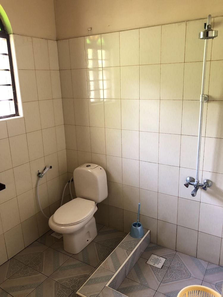 Blue Earth Beach Bungalows 68/72