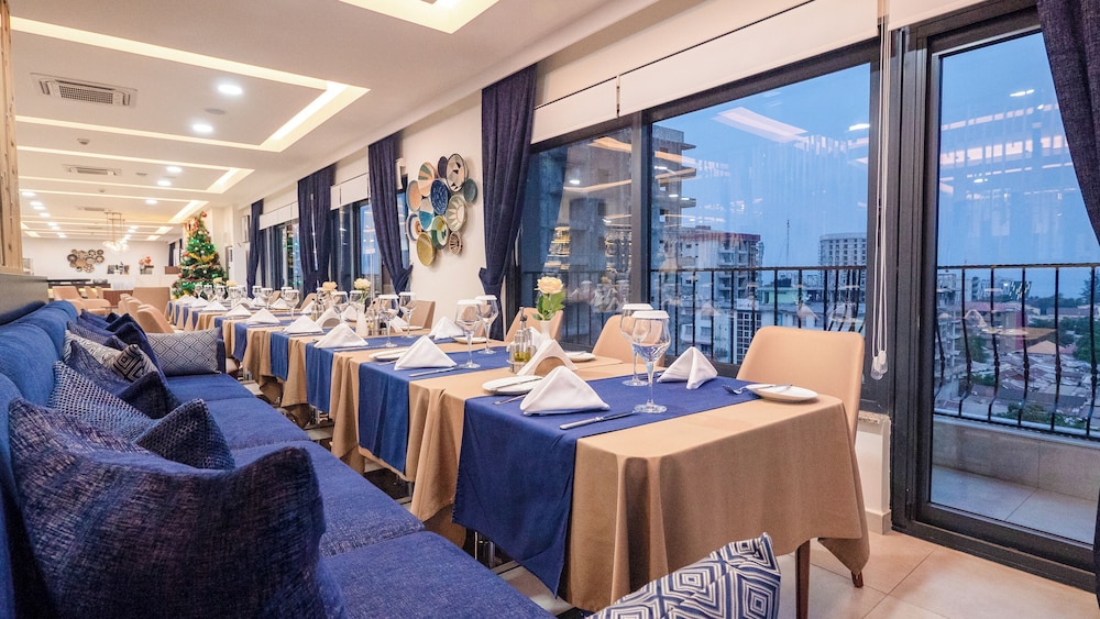 Souare Premium Hotel 34/39