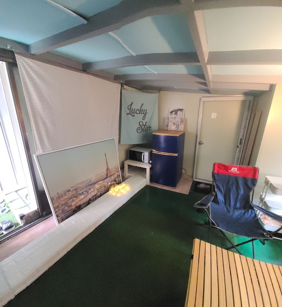 Apple Tree Guest house 40/50