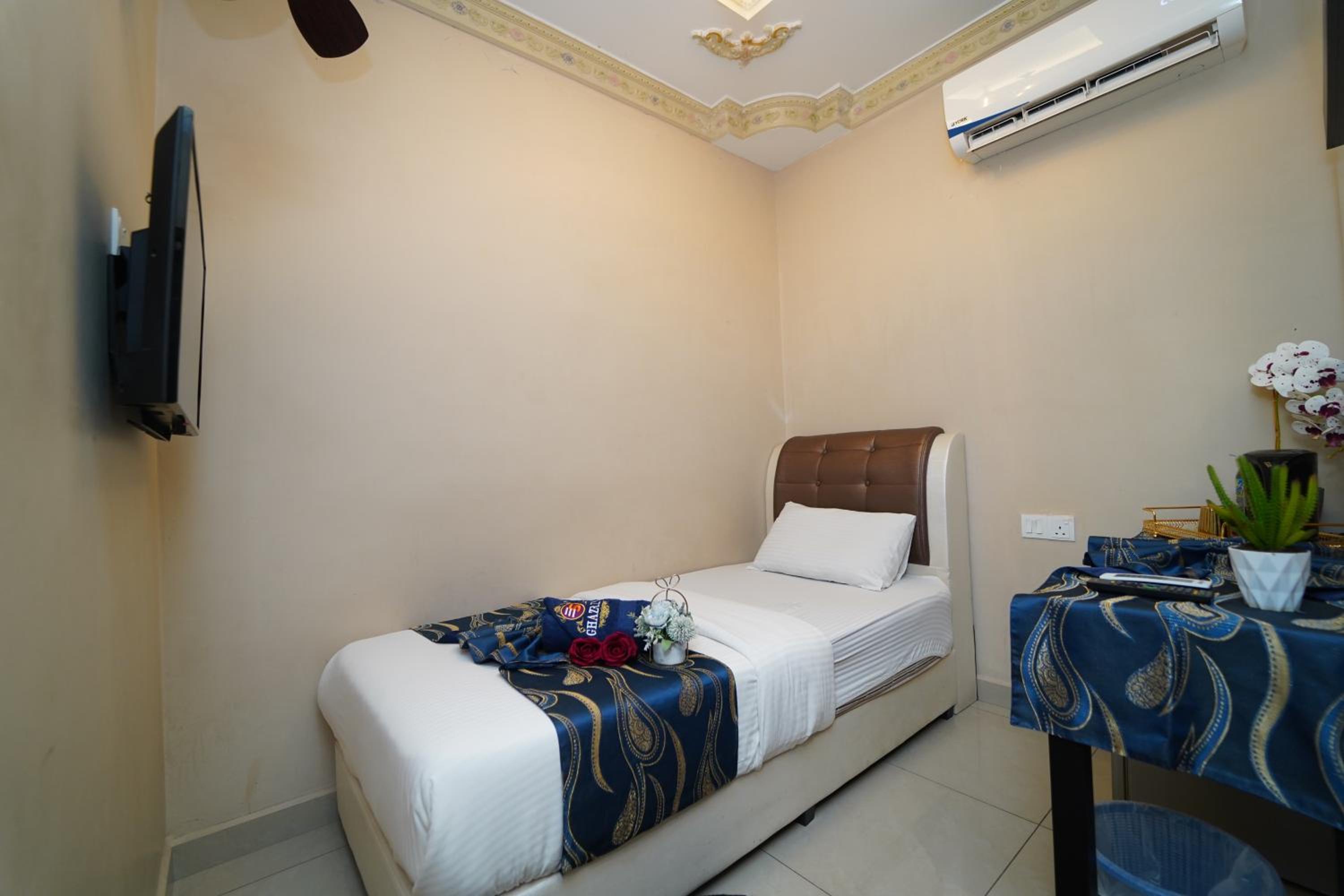 Economy, Single, No Bathroom