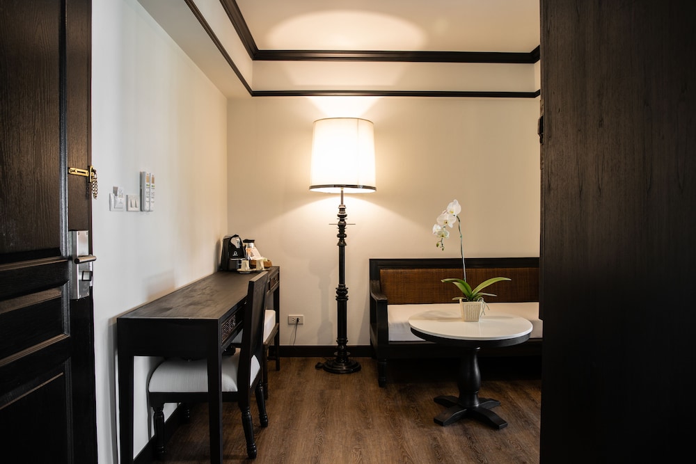 Mora Boutique Hotel 36/48
