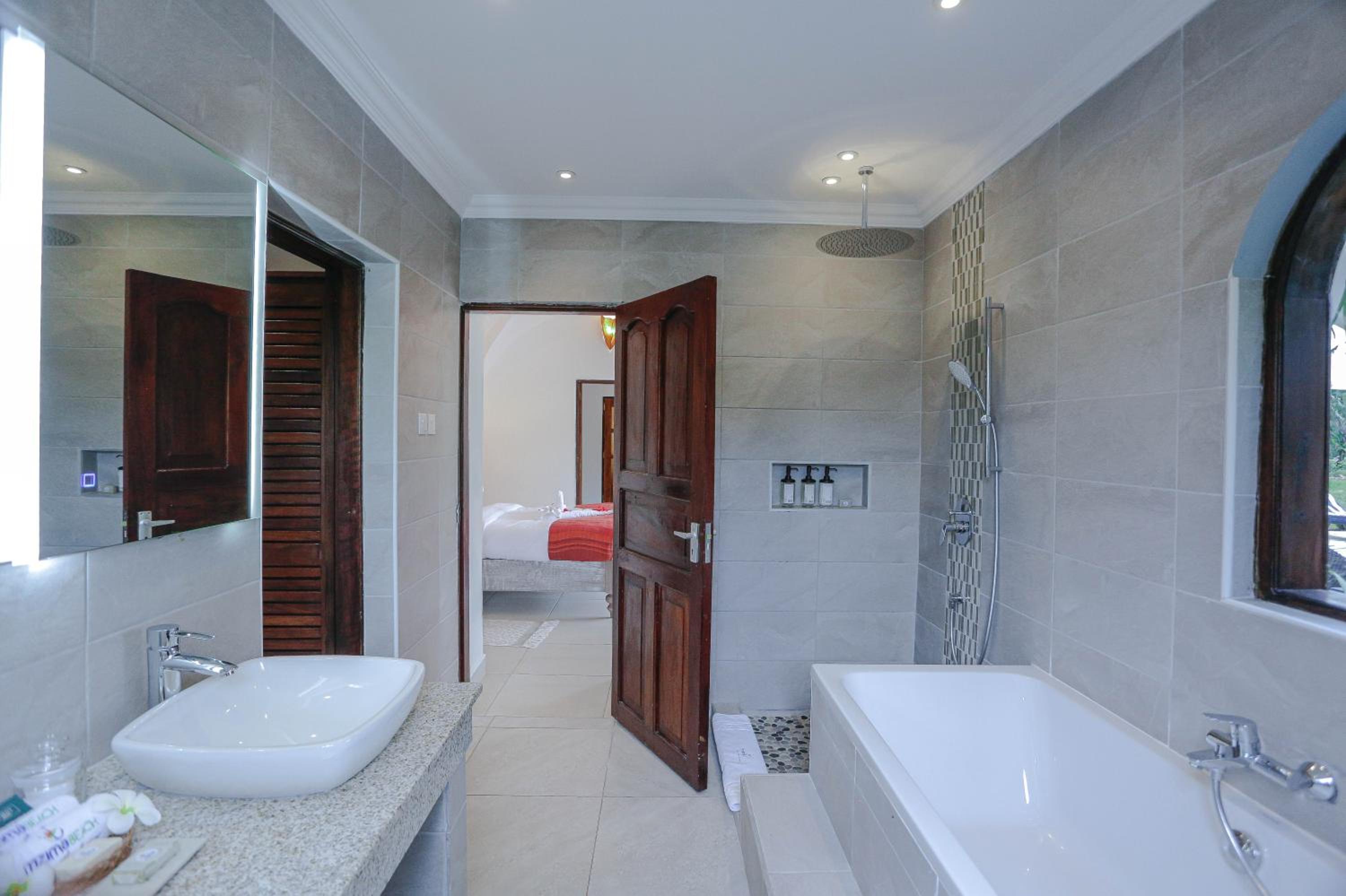 Mzima House 48/51