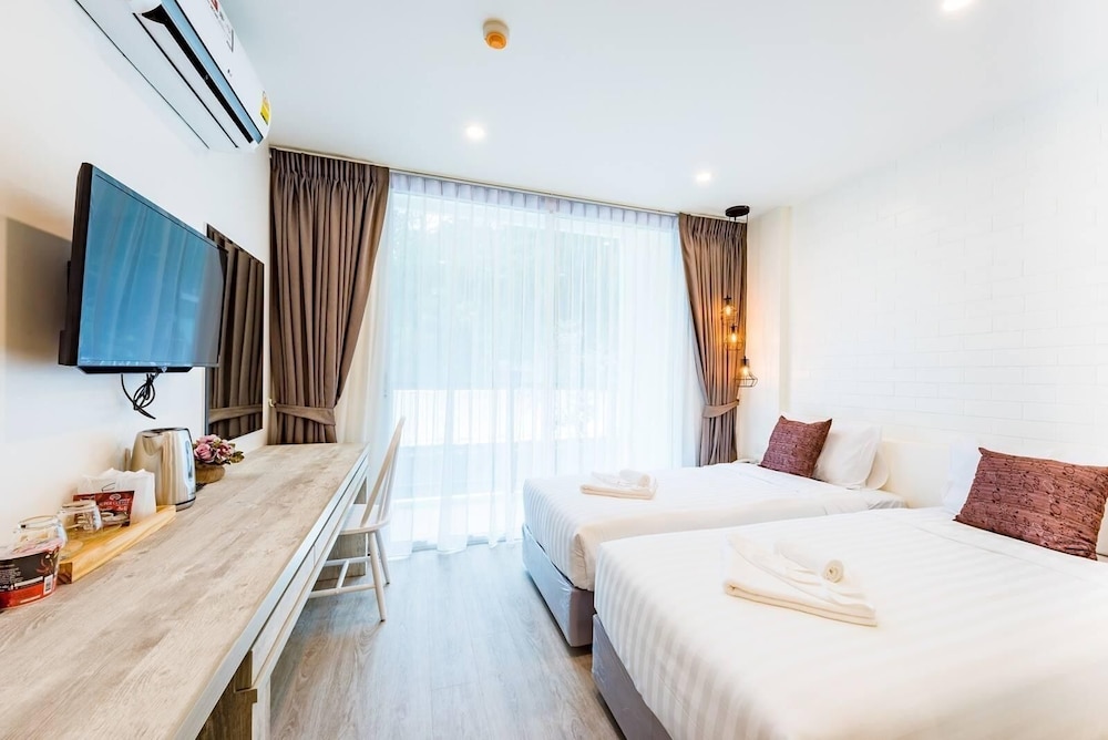 Standard, Queen Bed, Lullabella Hotel 2/7