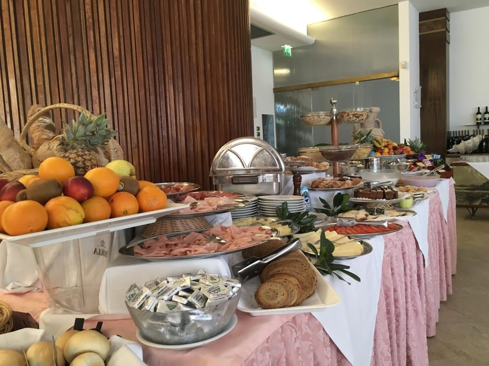 HOTEL BEAU RIVAGE PINETA 39/54