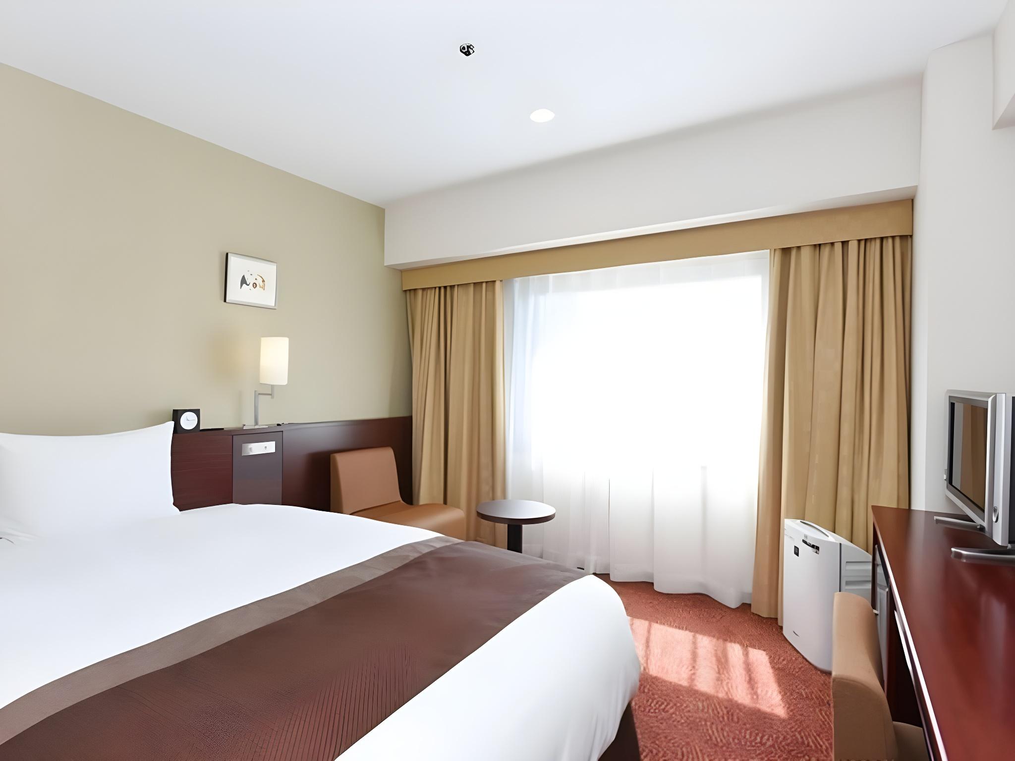 Semi Room, Single Bed, Semi Double Bed, Smoking