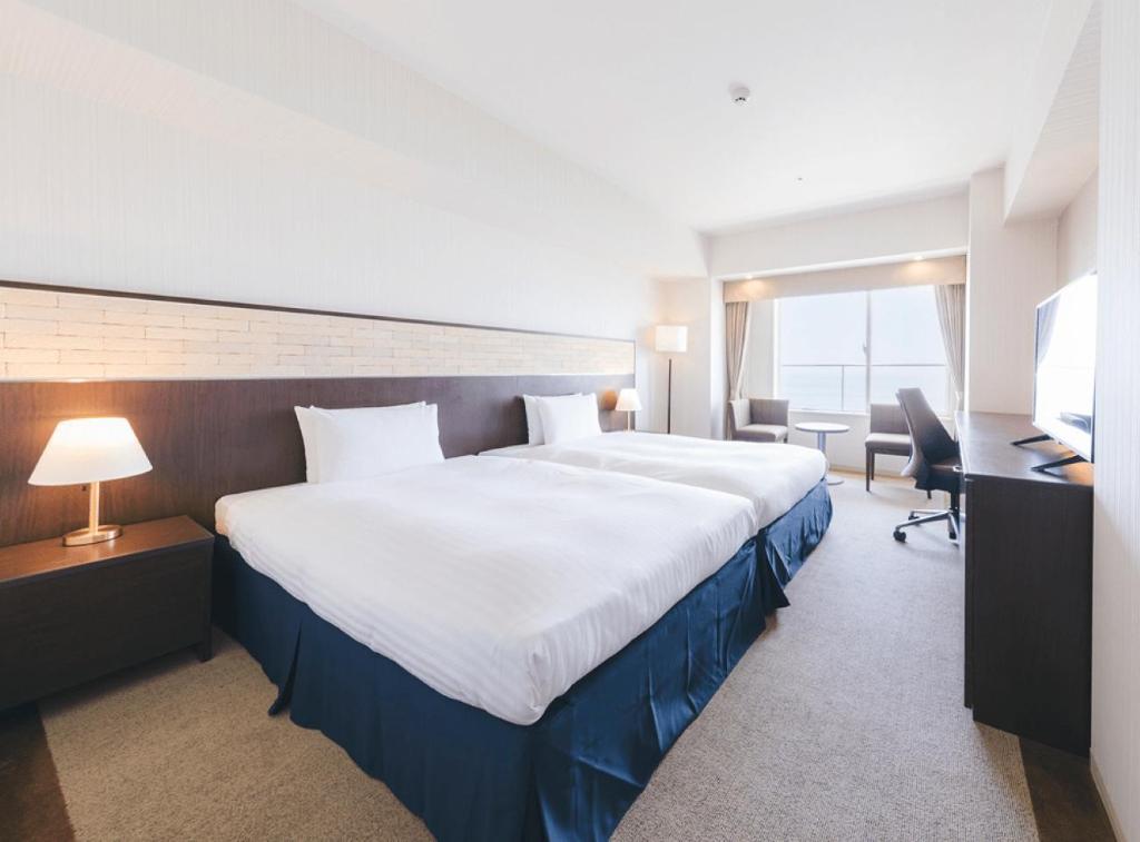 Hollywood, Standard, Twin Beds, Sea View, Main Building