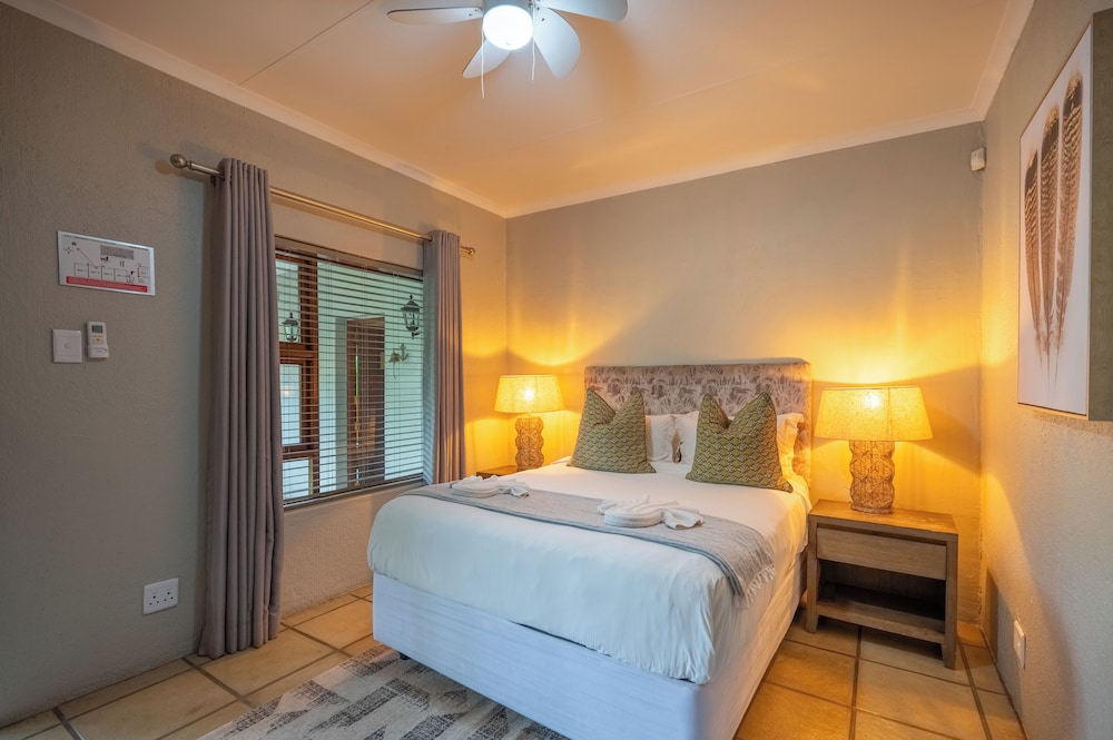 Bushbaby Valley Lodge 9/42