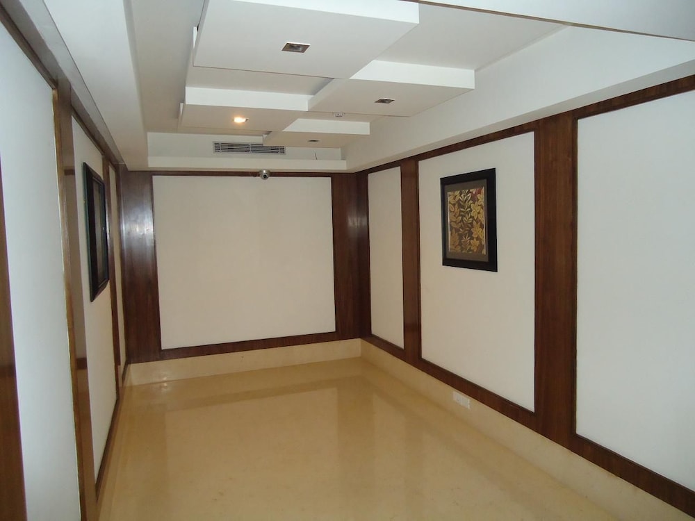 Hotel Almondz 8/38