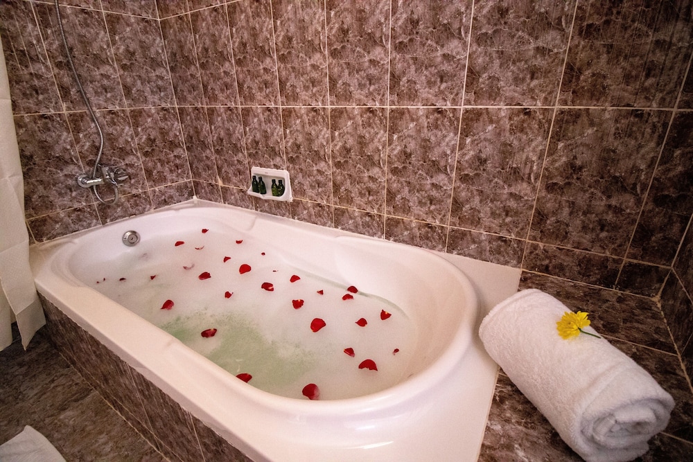 Sunny Palms Beach Bungalows 65/65