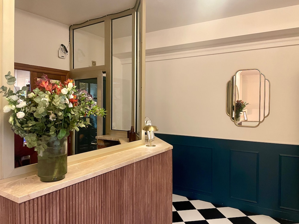Hotel de la Comete 9/100
