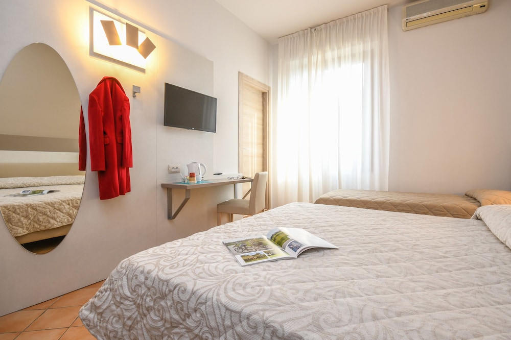 Hotel Riel 10/73