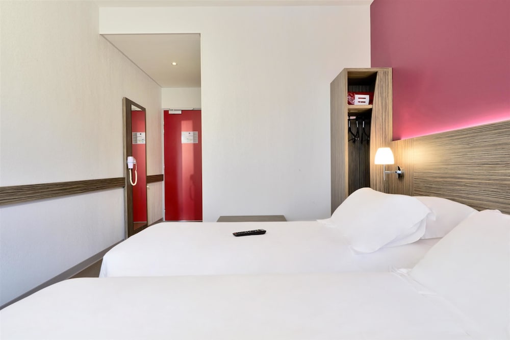 HOTEL KYRIAD SAINT CHELY D'APCHER - AIRE DE LA LOZERE 19/42