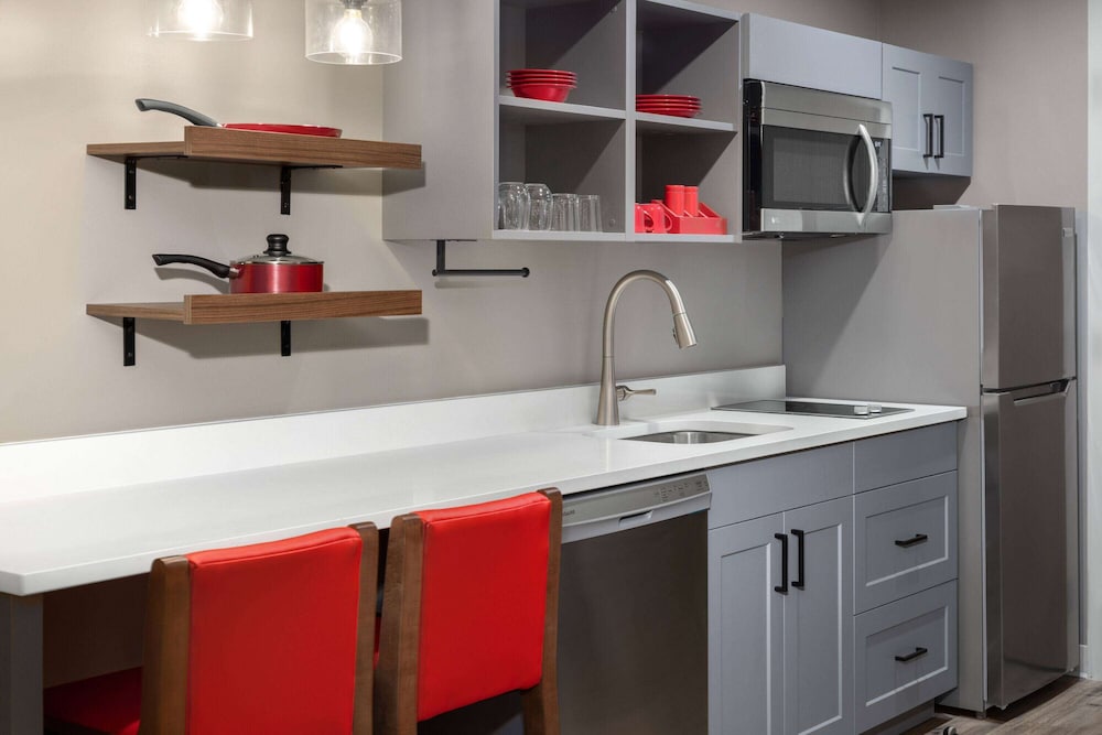 Hawthorn Extended Stay by Wyndham Williston/Burlington 6/38