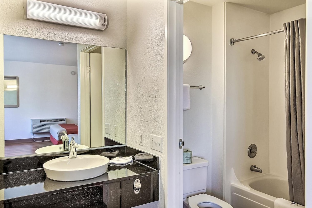 Motel6 Fremont, CA – North 52/58