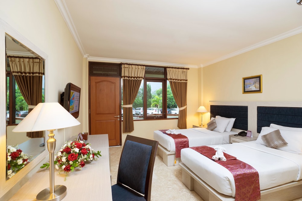 Royal Hotel and Villa Batu 17/61