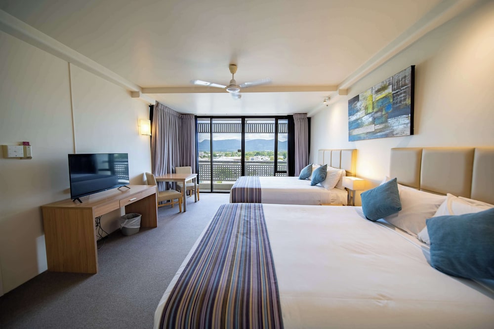 Rydges Esplanade Resort 25/68