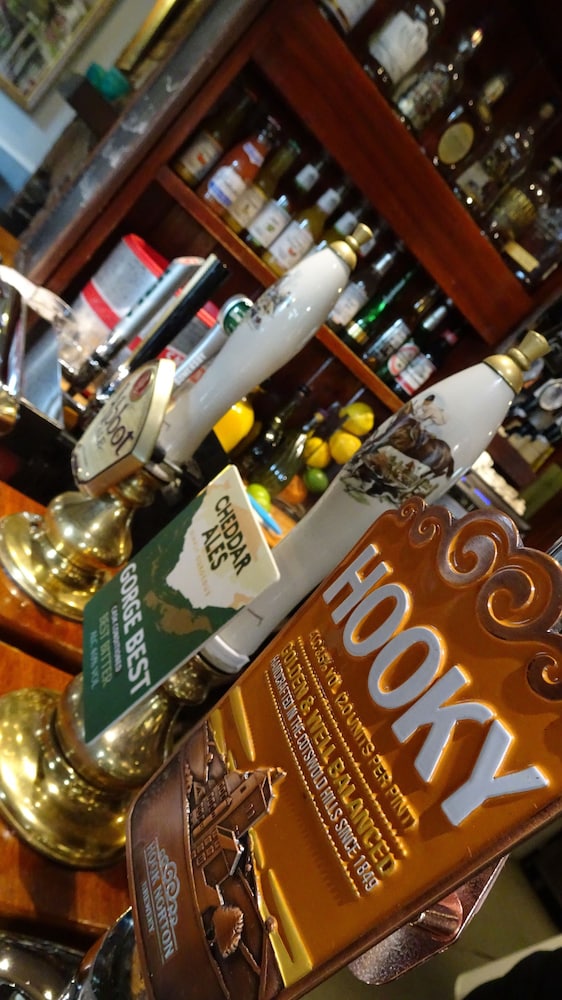 The Furze Bush Inn 9/33