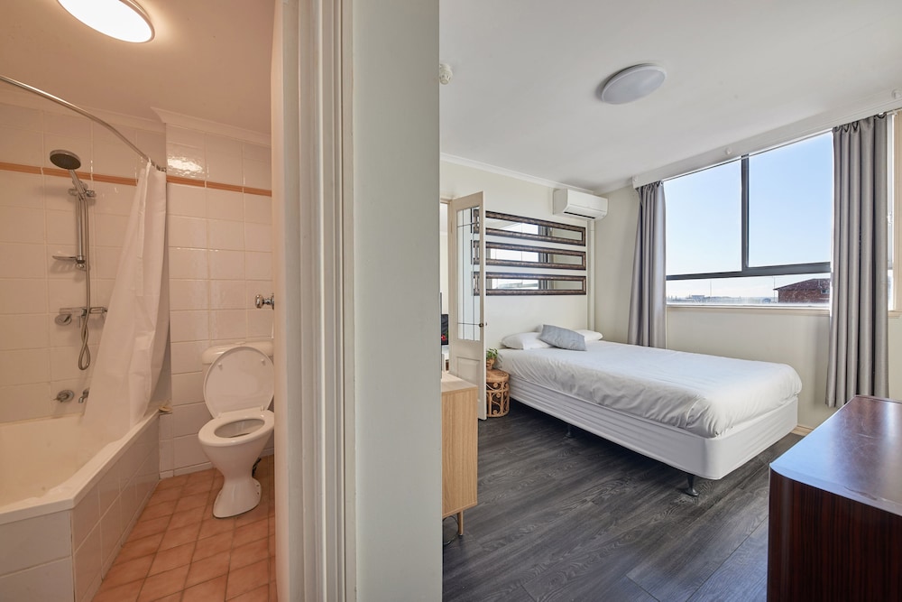 Little Coogee Hotel 19/65