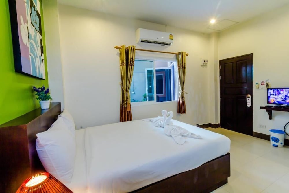 Baan Yuyen Karon Guesthouse 20/76