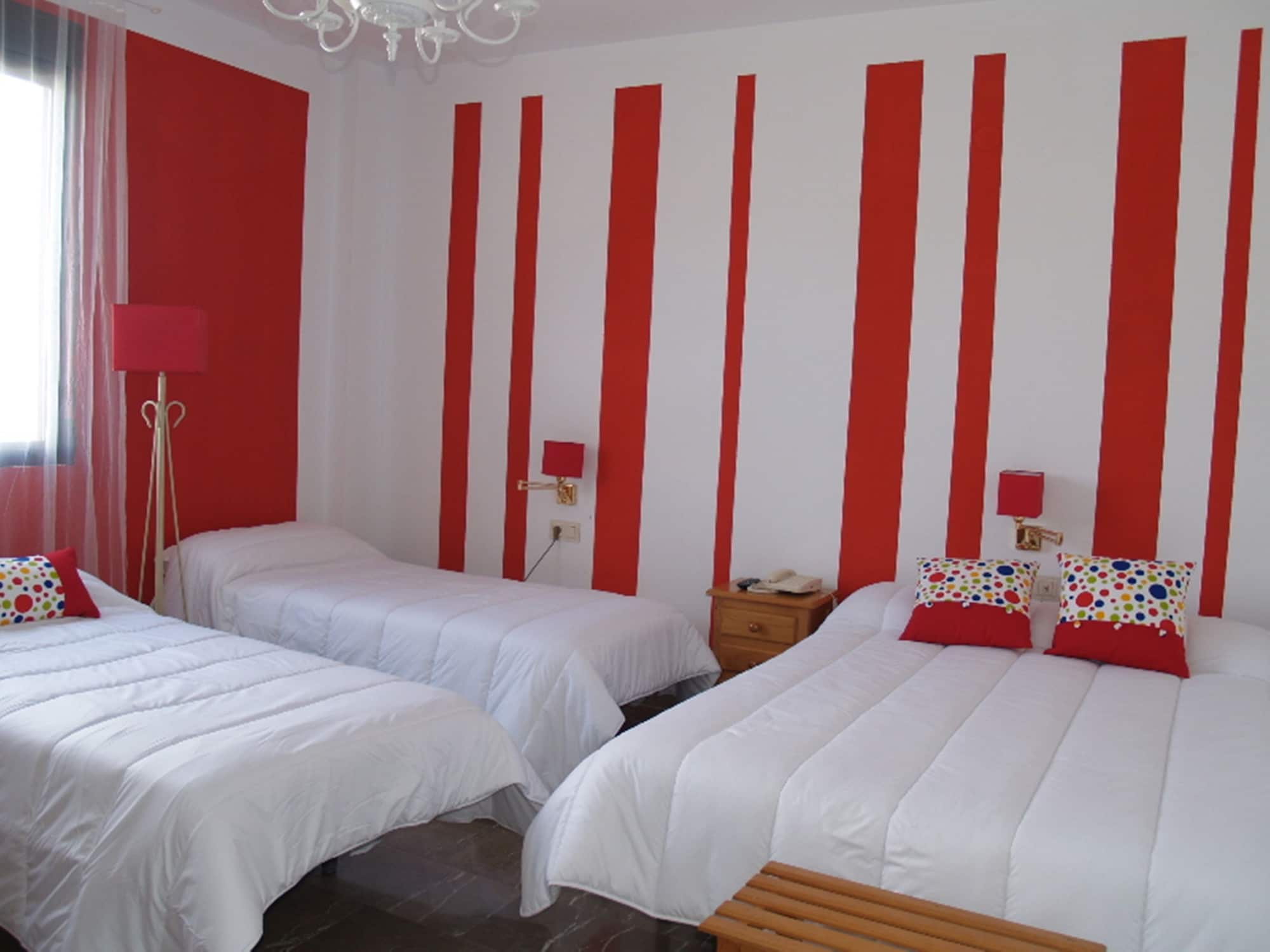 ROOM, DOUBLE BED, WITH EXTRA BED