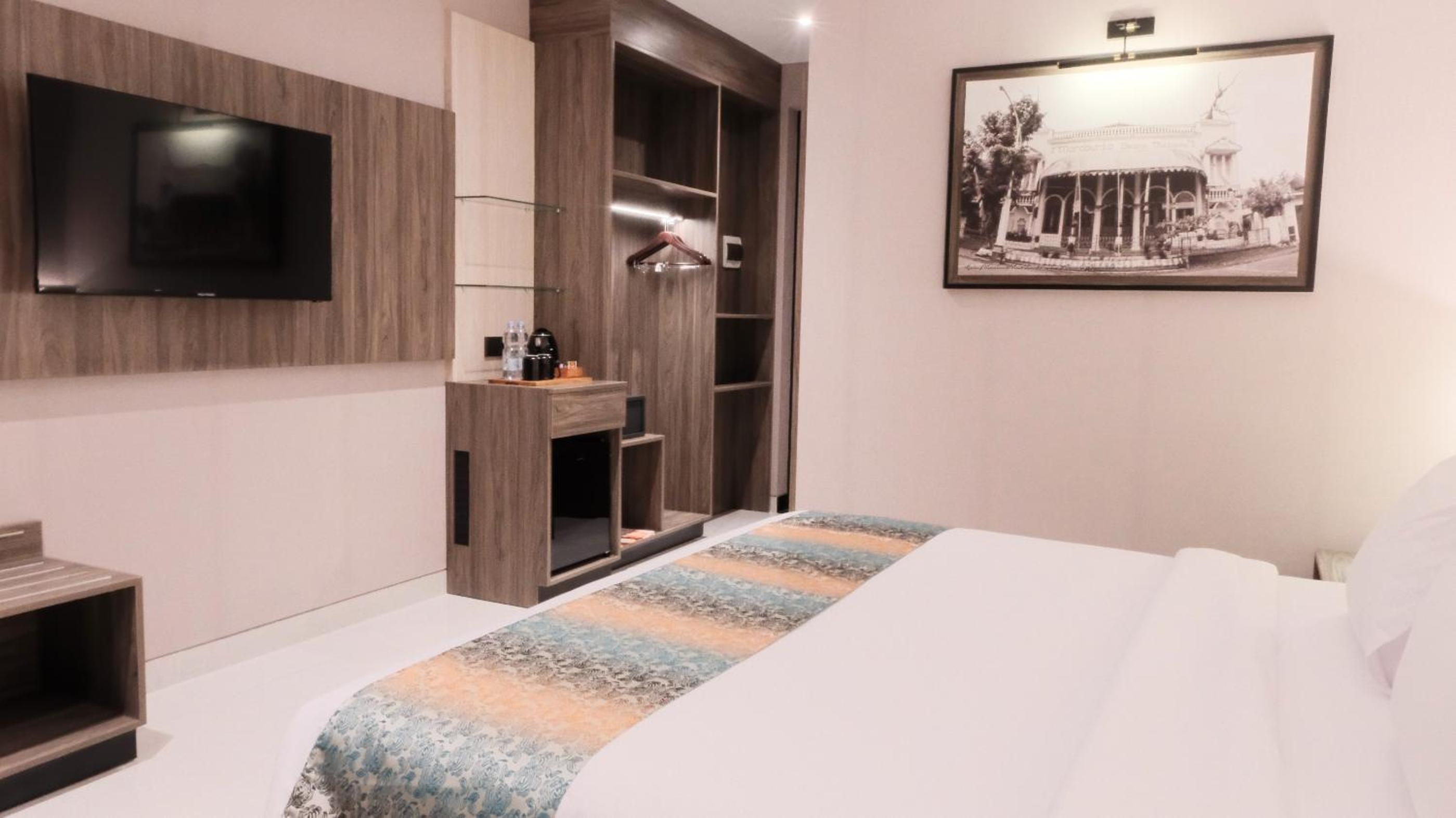 Eno Front One Hotel Semarang 30/46