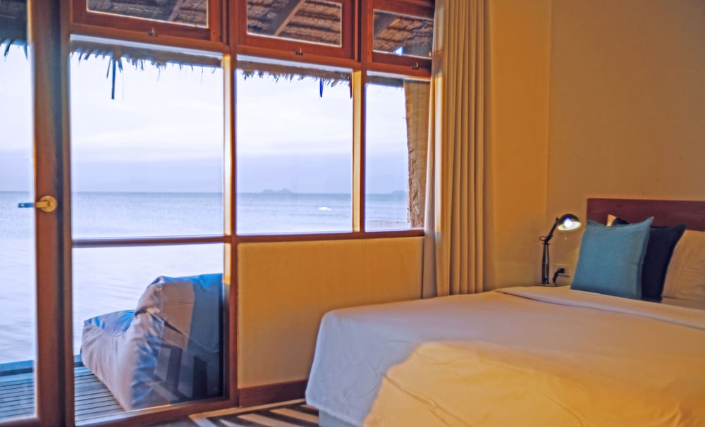 ESCAPE BEACH RESORT 27/50