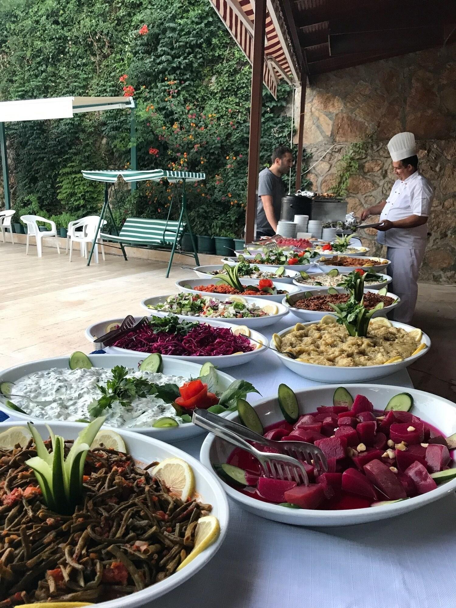 AYGUL HOTEL 18/25