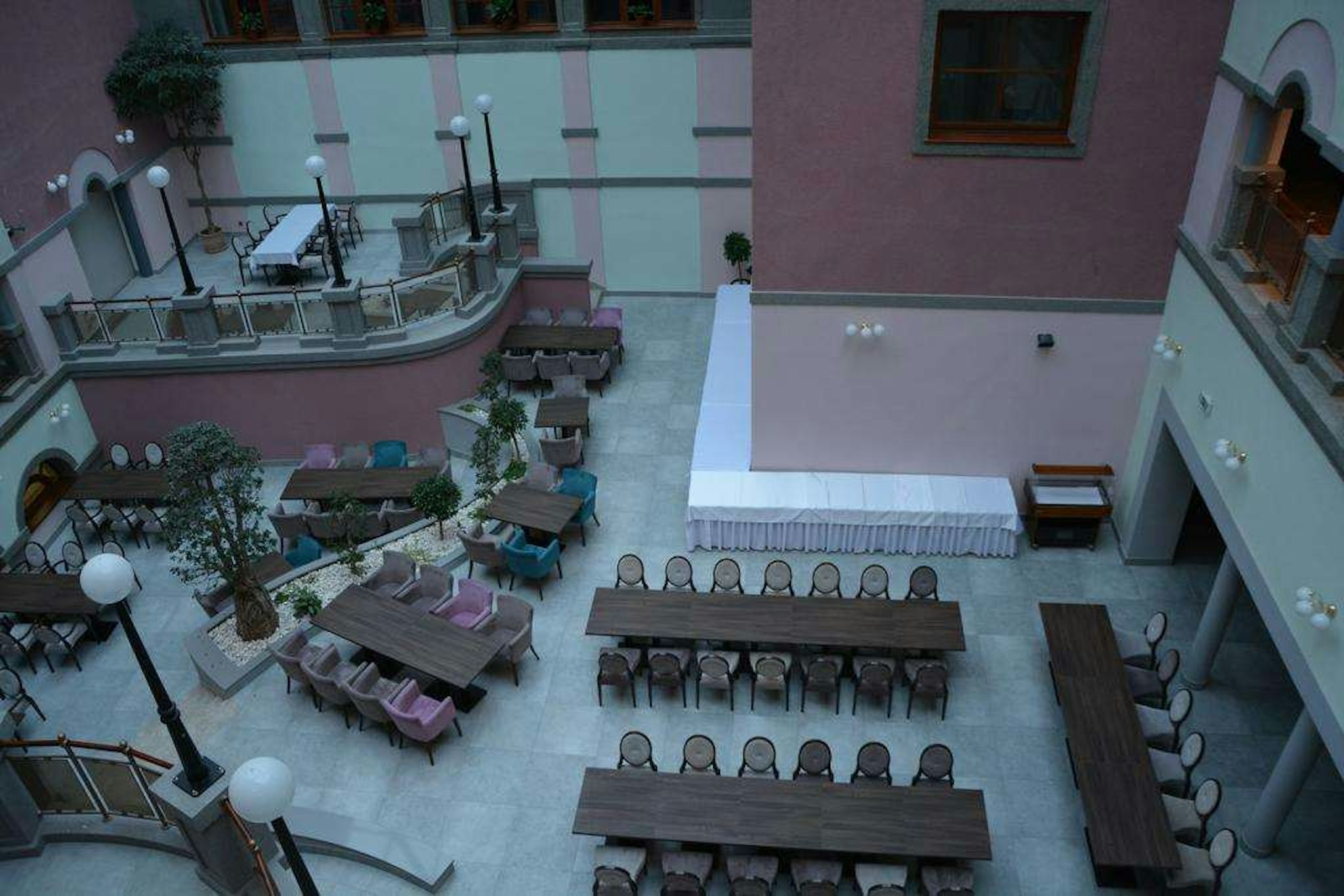Kultura Hotel 24/49