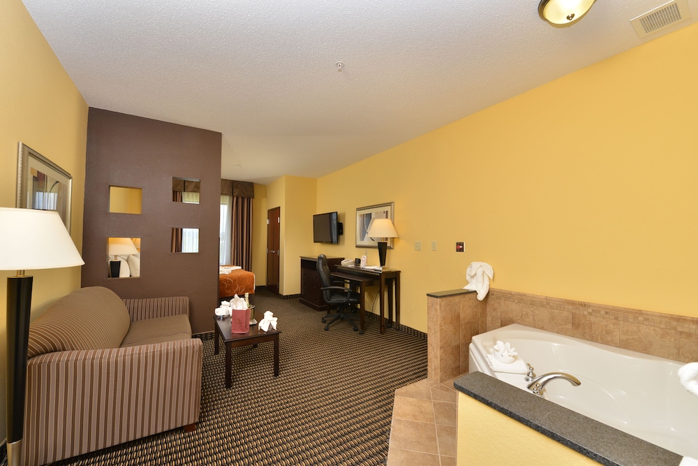 Holiday Inn Express Rochester South Mayo Area 17/43