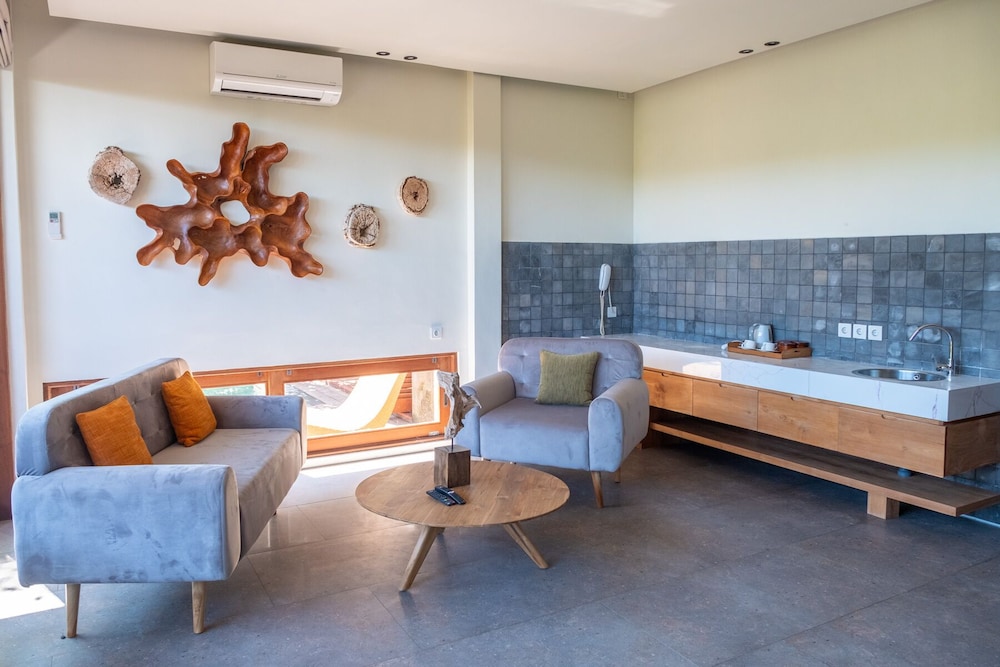 Tegal Sari Accommodation 25/50