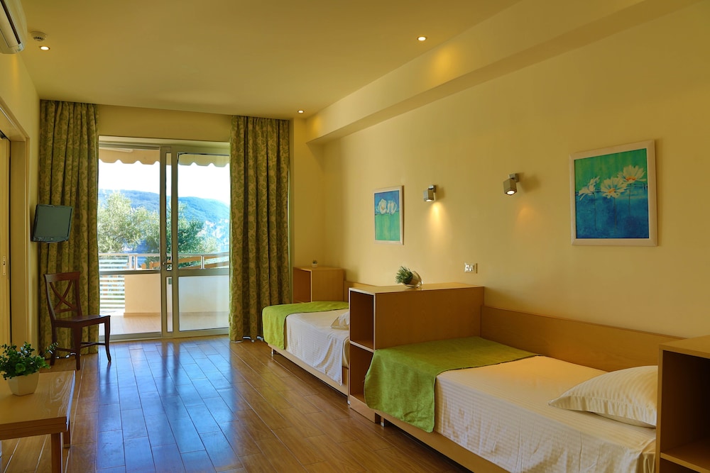 Akrotiri Beach - Adults Only 10/68