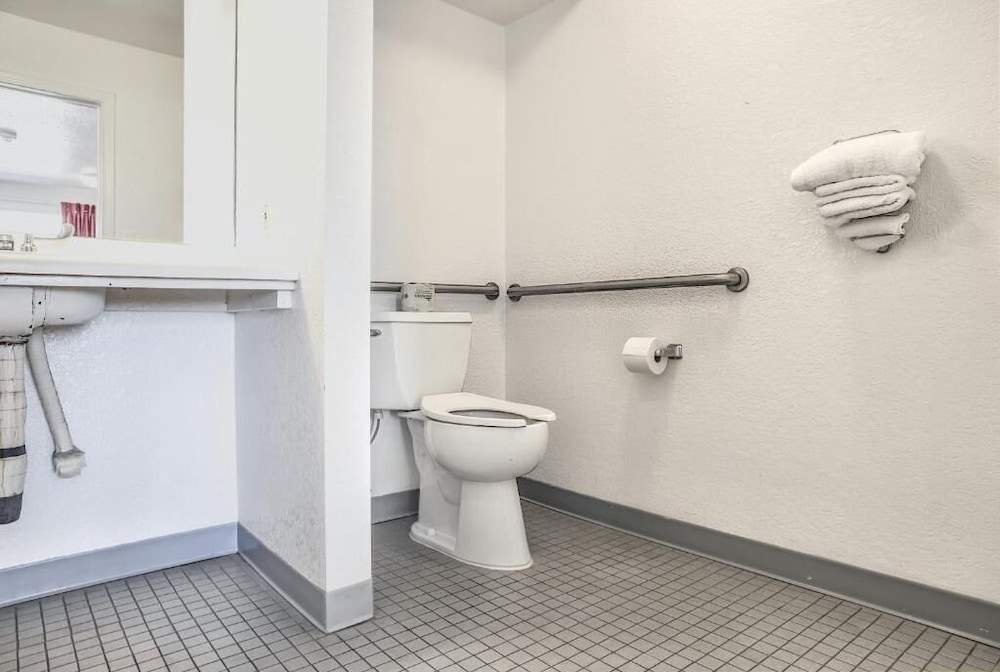 Motel6 Saint Joseph, MO 32/57