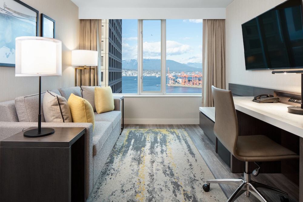 Delta Hotels by Marriott Vancouver Downtown Suites 27/49
